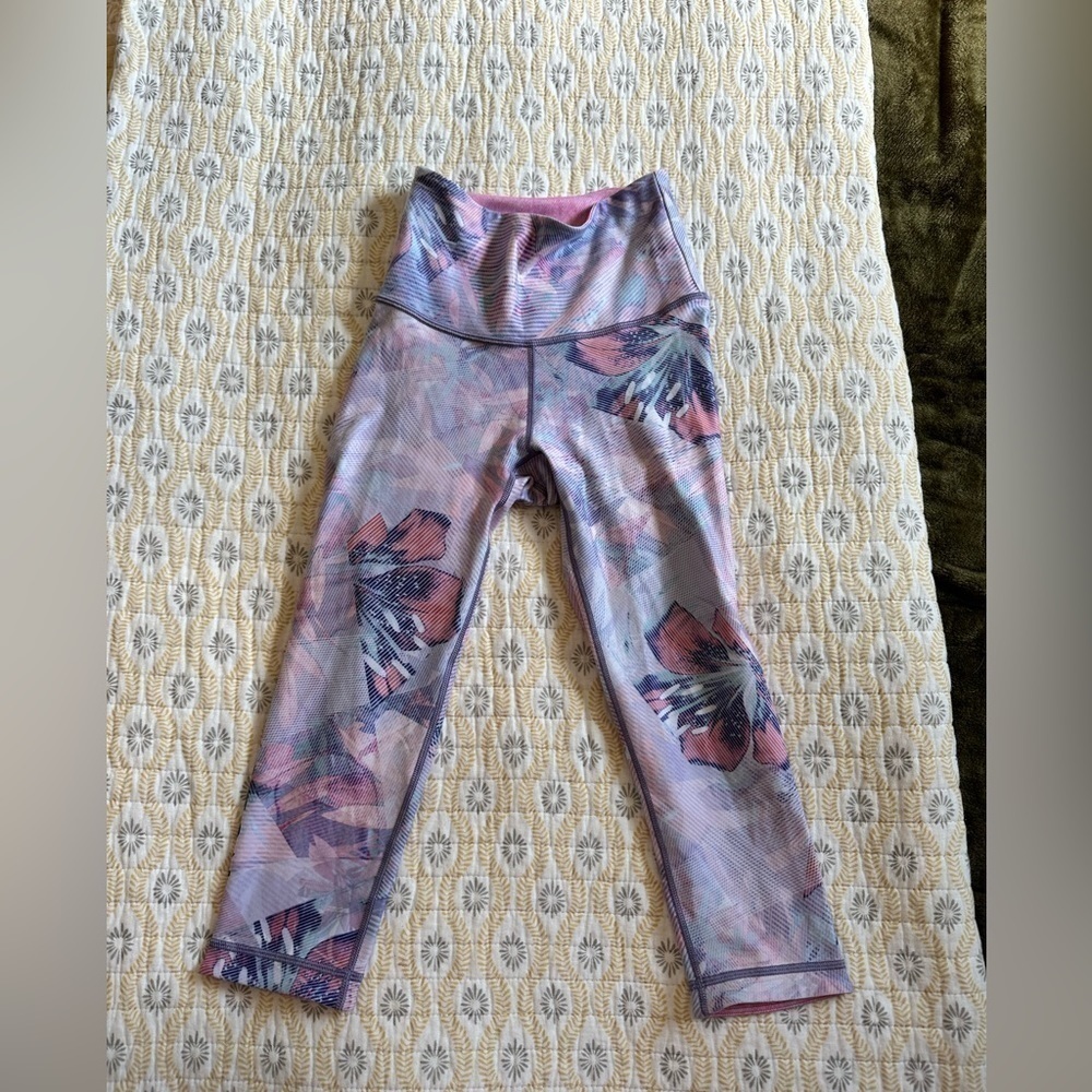 Peloton XS Pink/Purple Capri Leggings